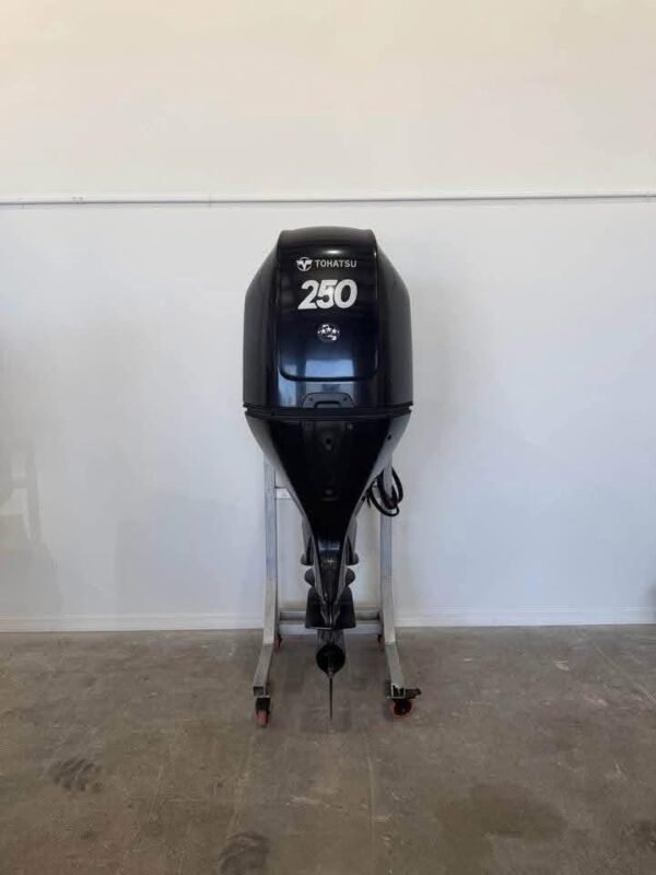 1 Tohatsu 250HP 4-Stroke Used Outboard Motor 2018