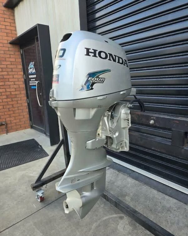 Honda 40HP 4-Stroke Used Outboard Motor – 2006 – 760 Hours – Long/Short Shaft