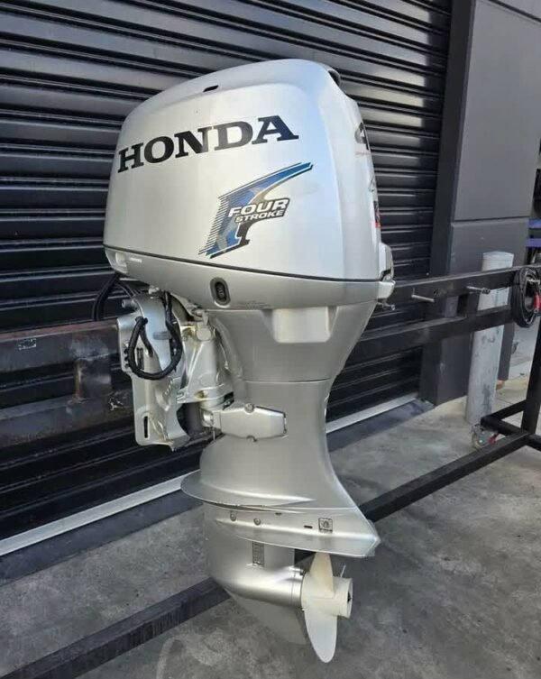 Honda 40HP 4-Stroke Used Outboard Motor – 2006 – 760 Hours – Long/Short Shaft