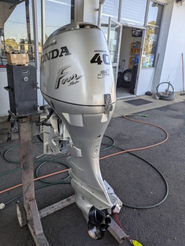 Honda 40HP 4-Stroke Used Outboard Motor – 2006 – 760 Hours – Long/Short Shaft