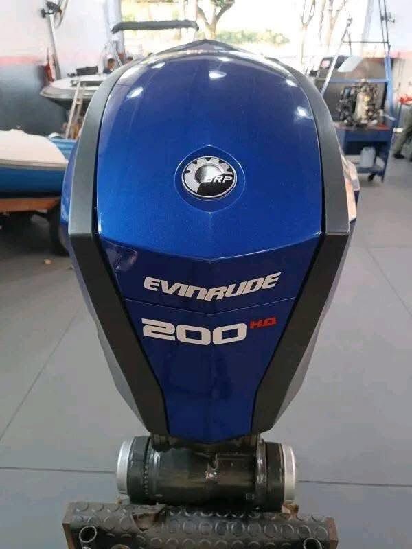 Evinrude 200HP Used Outboard Motor – 2018 – 205 Hours – Long Shaft